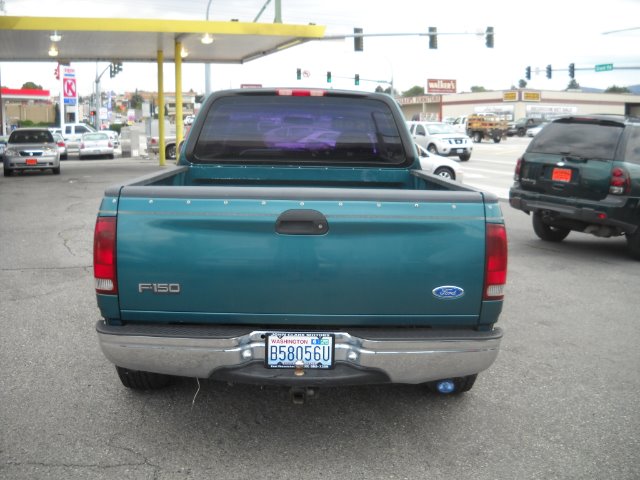 Ford F150 Platinum Edition Pickup Truck