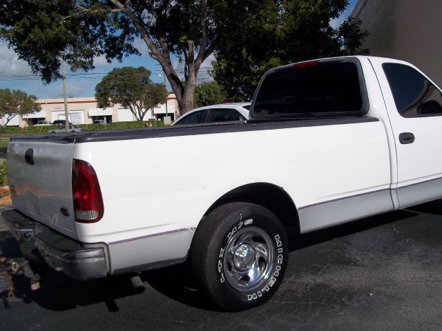 Ford F150 1998 photo 2