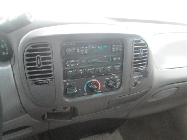 Ford F150 1998 photo 2
