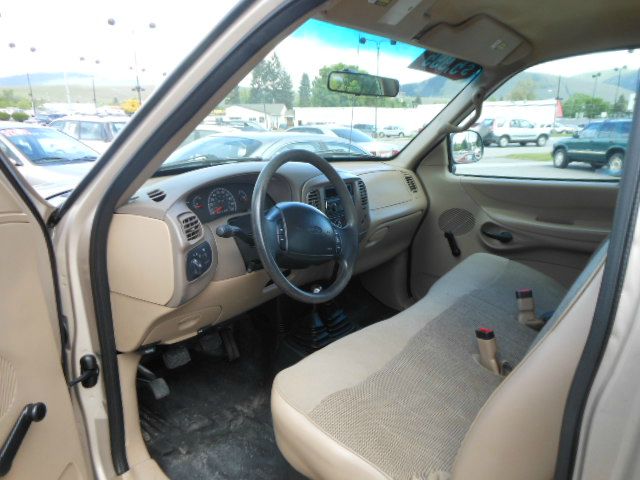 Ford F150 Reg Cab 108 WB Pickup Truck