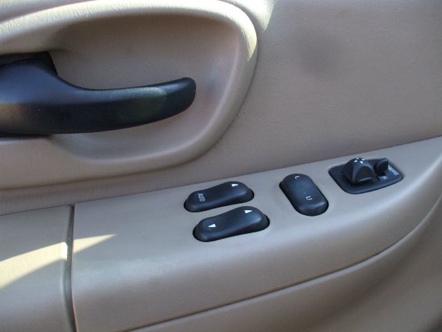 Ford F150 2.4 LX Pickup Truck