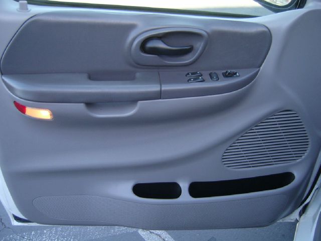 Ford F150 LT Z-71 Crew Cab 4x4 Pickup Truck