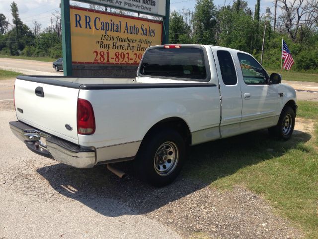 Ford F150 K1500 Lt Pickup Truck