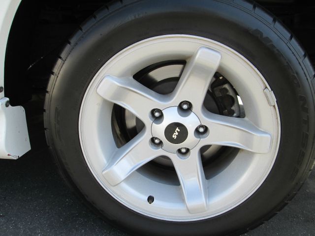 Ford F150 LT Crew Cab Pickup Truck