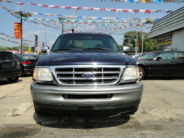 Ford F150 LT Z-71 Crew Cab 4x4 Pickup Truck