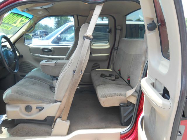 Ford F150 K1500 Lt Pickup Truck