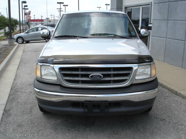 Ford F150 2000 photo 2