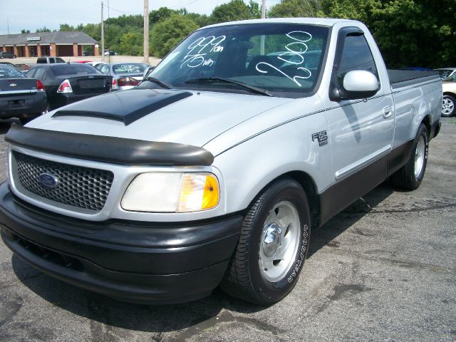 Ford F150 2000 photo 2