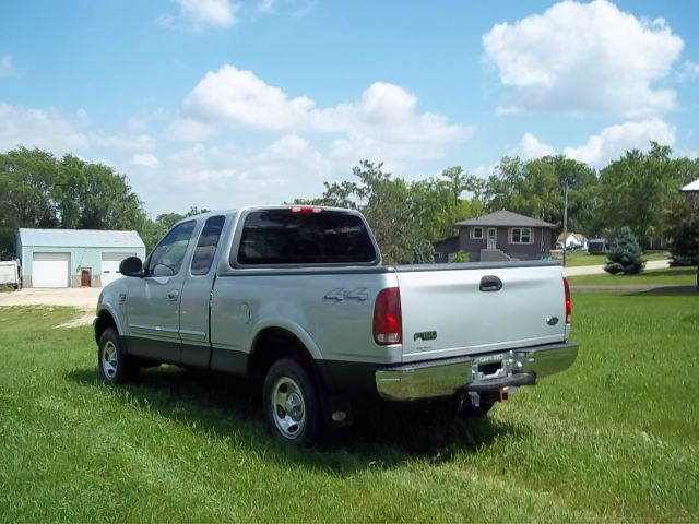 Ford F150 SLT 1 Ton Dually 4dr 35 Pickup Truck