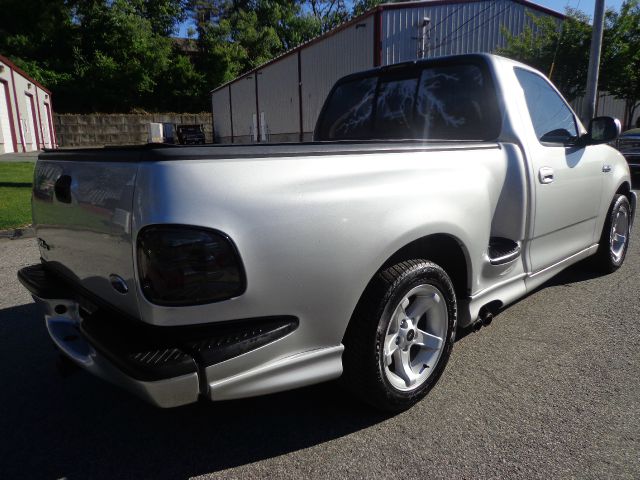 Ford F150 LT Crew Cab Pickup Truck