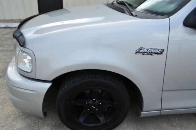 Ford F150 2000 photo 1