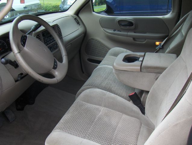 Ford F150 LT Z-71 Crew Cab 4x4 Pickup Truck