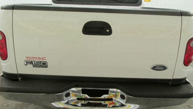 Ford F150 SL Short Bed 2WD Pickup Truck