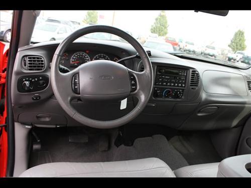 Ford F150 2001 photo 2