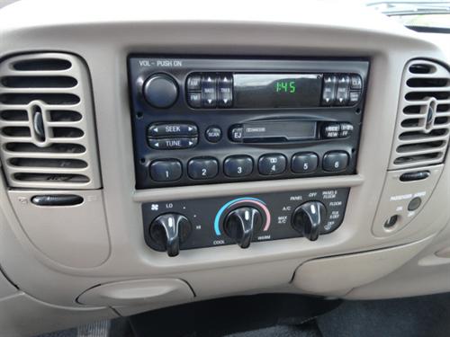 Ford F150 2001 photo 1