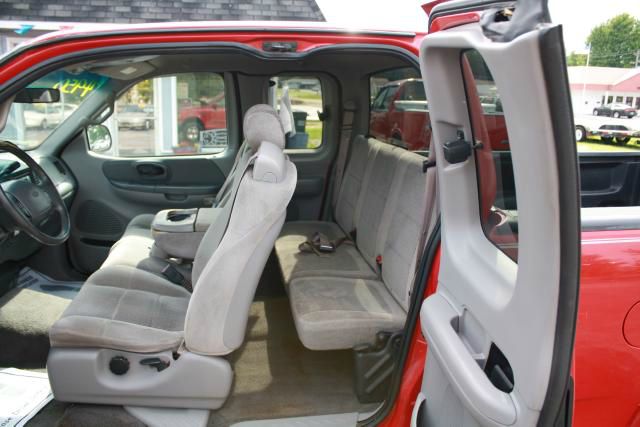 Ford F150 Crew Cab 143.5 WB 4WD SLT Pickup Truck