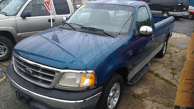 Ford F150 Low Miles Great Gas Milage Pickup Truck