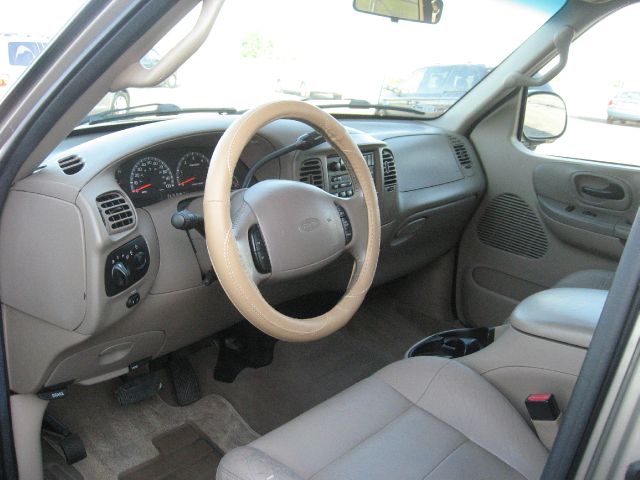 Ford F150 2001 photo 2