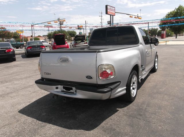 Ford F150 2001 photo 2