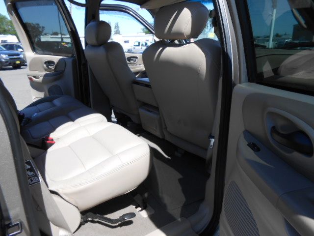 Ford F150 Club Cab 131 WB Pickup Truck