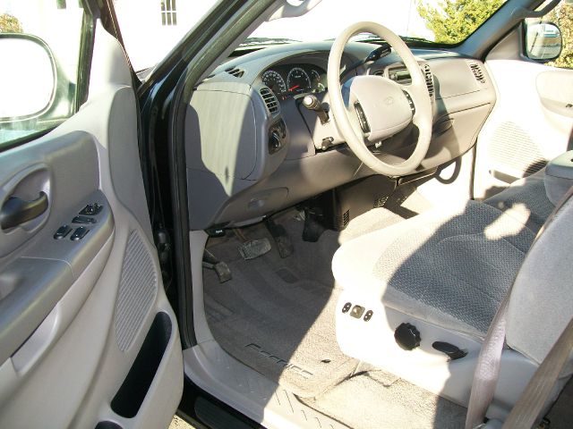 Ford F150 SLT 1 Ton Dually 4dr 35 Pickup Truck