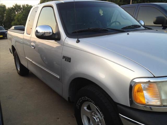 Ford F150 S V6 2WD Pickup Truck