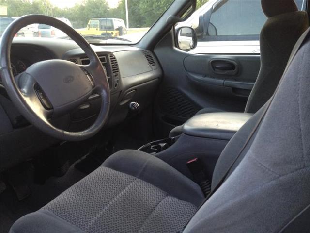Ford F150 2001 photo 2