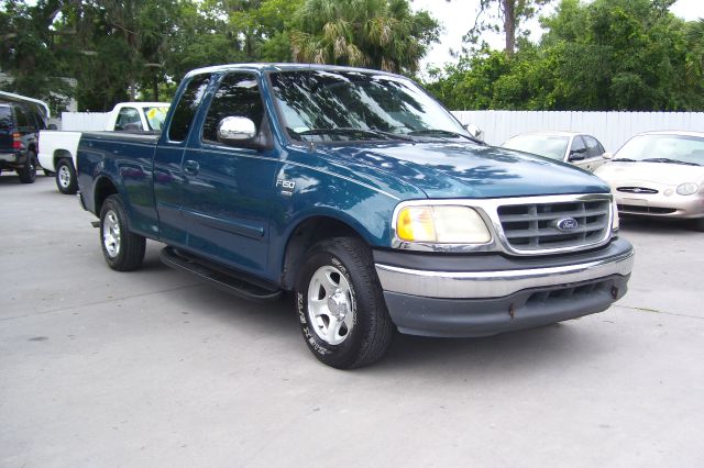 Ford F150 LT Z-71 Crew Cab 4x4 Pickup Truck