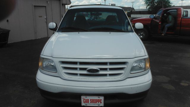 Ford F150 LE Model Pickup Truck