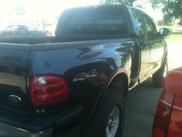 Ford F150 2001 photo 2