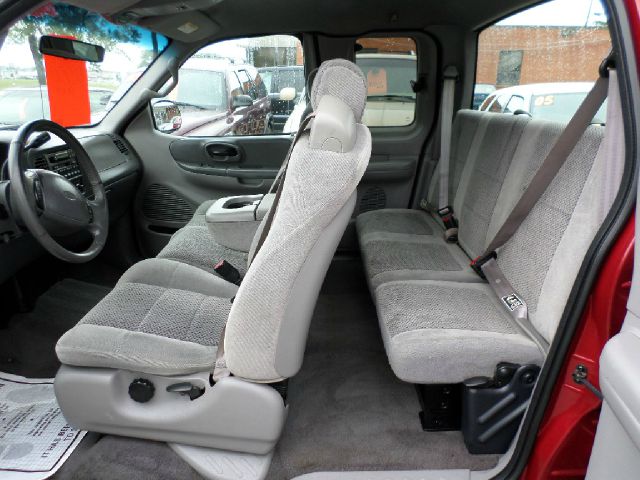 Ford F150 2.4 LX Pickup Truck