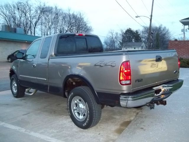 Ford F150 2001 photo 2
