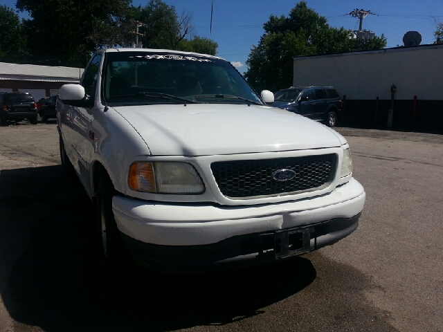 Ford F150 2001 photo 2