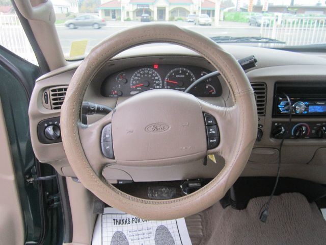 Ford F150 2001 photo 2