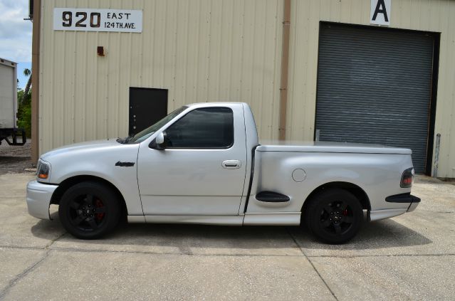 Ford F150 2001 photo 2