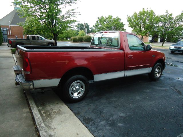 Ford F150 Low Miles Great Gas Milage Pickup Truck