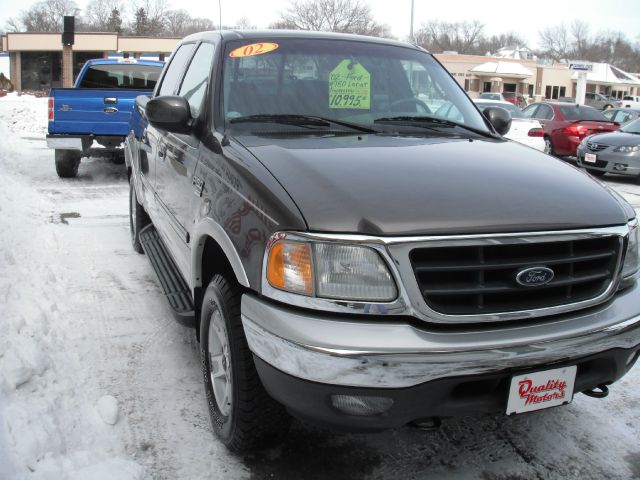 Ford F150 LT Z-71 Crew Cab 4x4 Pickup Truck