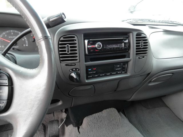 Ford F150 2002 photo 2