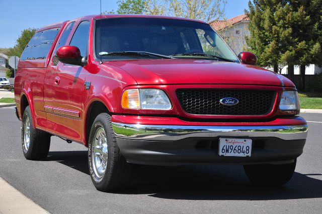 Ford F150 2002 photo 1