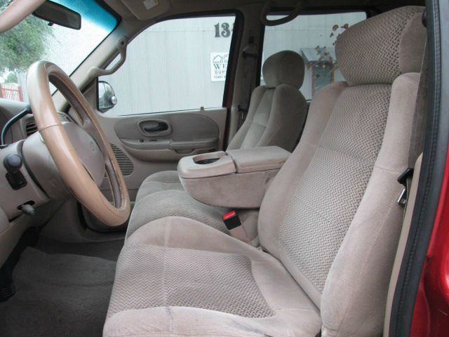 Ford F150 LT Crew Cab Pickup Truck