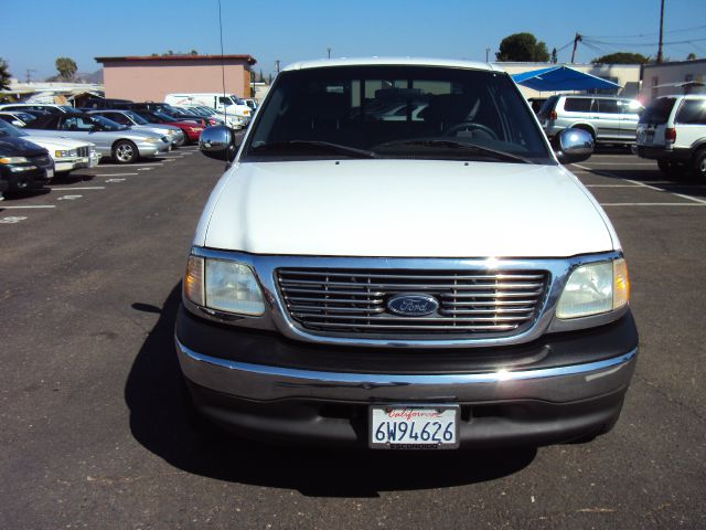 Ford F150 K1500 Lt Pickup Truck