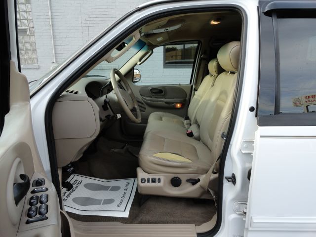 Ford F150 LT Z-71 Crew Cab 4x4 Pickup Truck