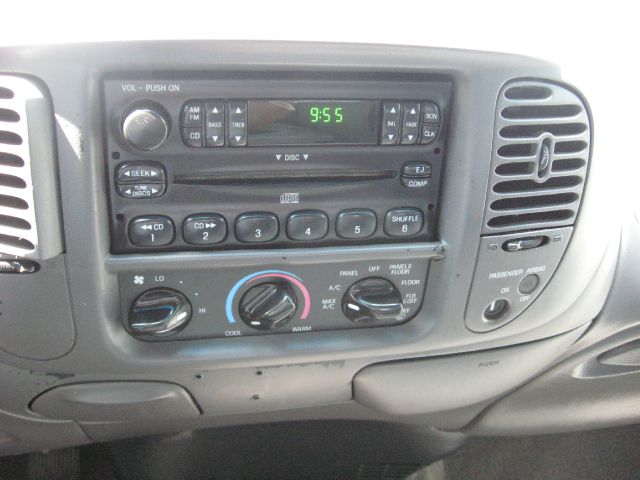 Ford F150 2002 photo 1