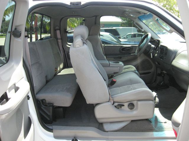 Ford F150 2002 photo 2