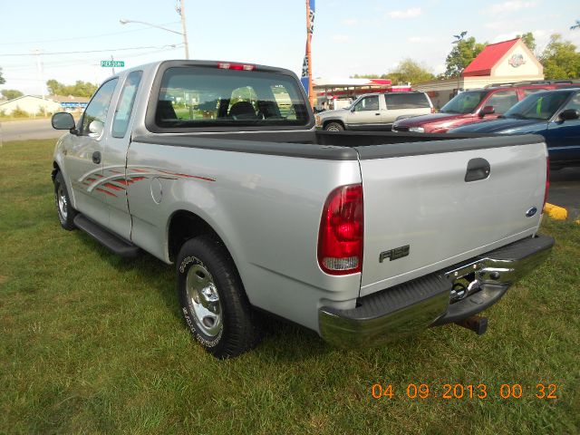 Ford F150 K1500 Lt Pickup Truck