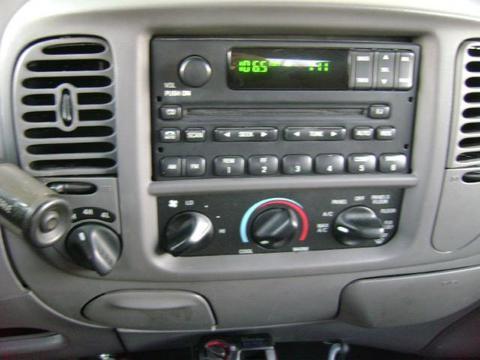 Ford F150 2002 photo 2