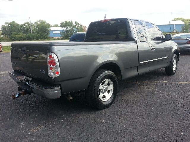 Ford F150 2002 photo 2
