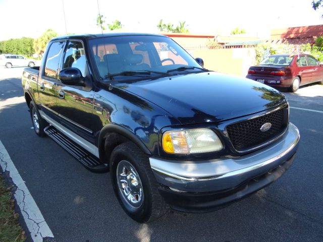 Ford F150 K1500 Lt Pickup Truck