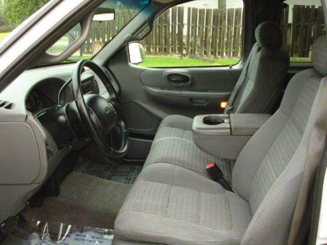 Ford F150 2002 photo 2