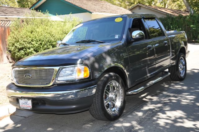 Ford F150 K1500 Lt Pickup Truck